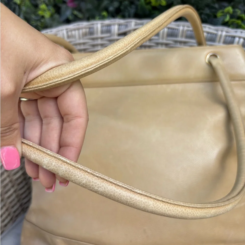 Authentic CHANEL beige Coco mark CC caviar leather tote CC charm